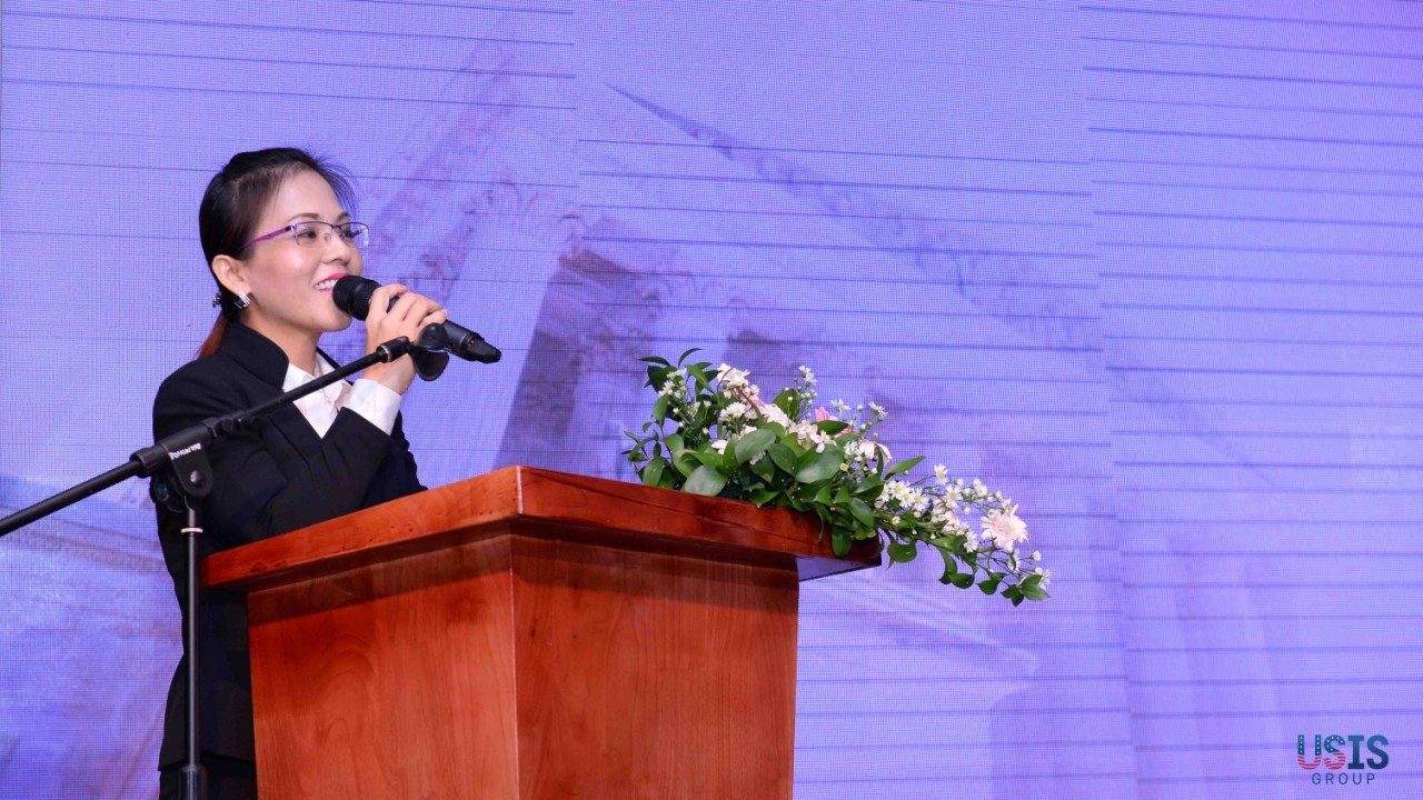 Ms. Tran Dinh Thien Nga (CEO of USIS Group) giving a speech at the opening ceremony